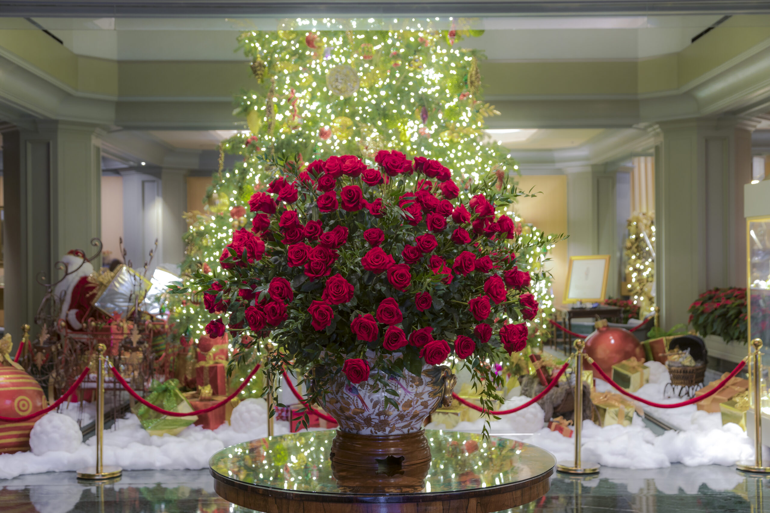 The Windsor Court Grand Lobby - Holidays - The Windsor Court